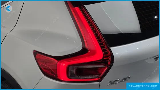 VOLVO XC40 T4 R-DESIGN