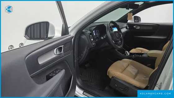 VOLVO XC40 B4 INSCRIPTION