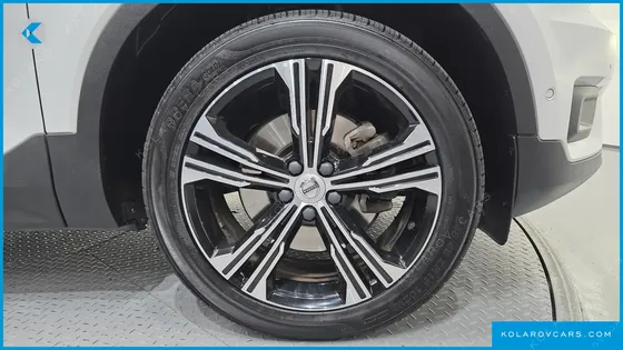 VOLVO XC40 B4 INSCRIPTION