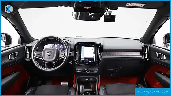 VOLVO XC40 B4 R-DESIGN