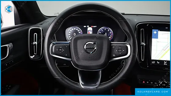VOLVO XC40 B4 R-DESIGN