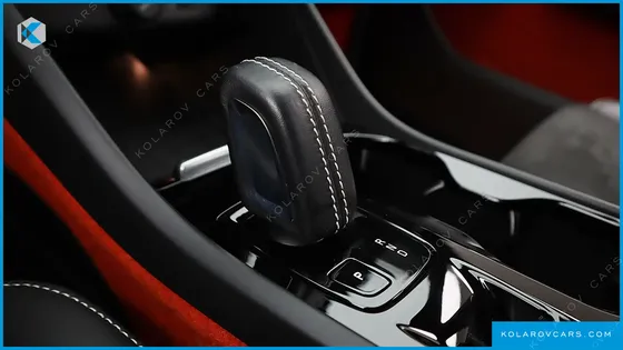 VOLVO XC40 B4 R-DESIGN