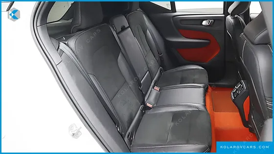 VOLVO XC40 B4 R-DESIGN