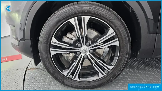 VOLVO XC40 B4 INSCRIPTION