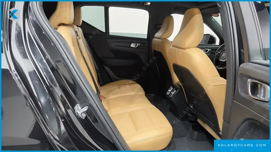 VOLVO XC40 B4 INSCRIPTION
