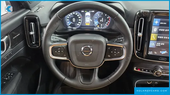 VOLVO XC40 B4 INSCRIPTION