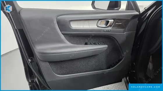 VOLVO XC40 B4 INSCRIPTION