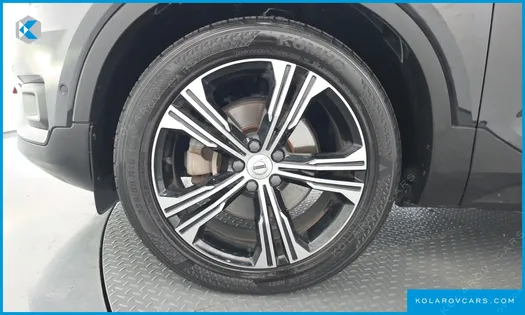 VOLVO XC40 B4 INSCRIPTION