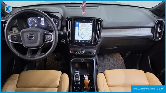 VOLVO XC40 B4 INSCRIPTION