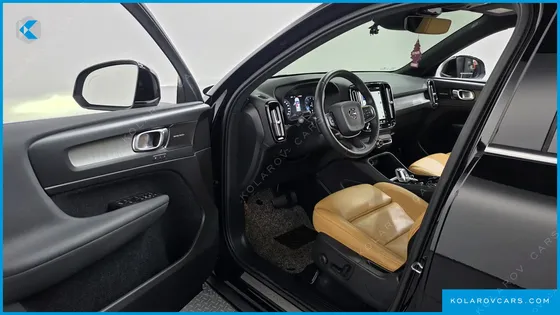 VOLVO XC40 B4 INSCRIPTION