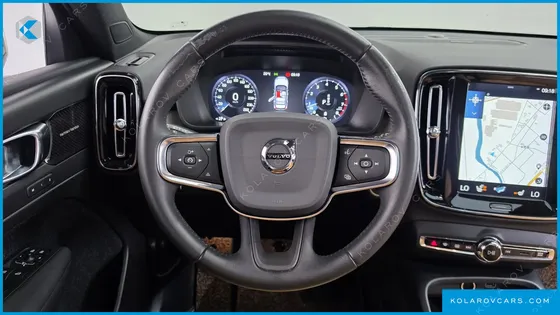 VOLVO XC40 B4 INSCRIPTION