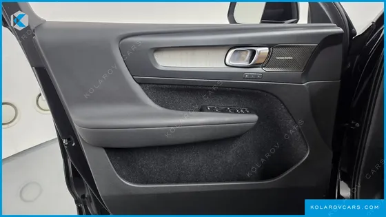 VOLVO XC40 B4 INSCRIPTION