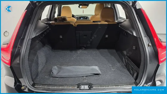 VOLVO XC40 B4 INSCRIPTION