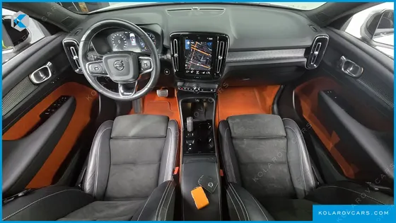 VOLVO XC40 B4 R-DESIGN