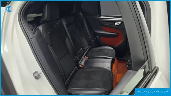 VOLVO XC40 B4 R-DESIGN