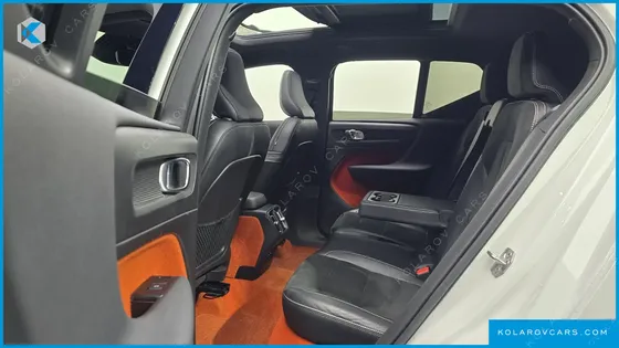 VOLVO XC40 B4 R-DESIGN