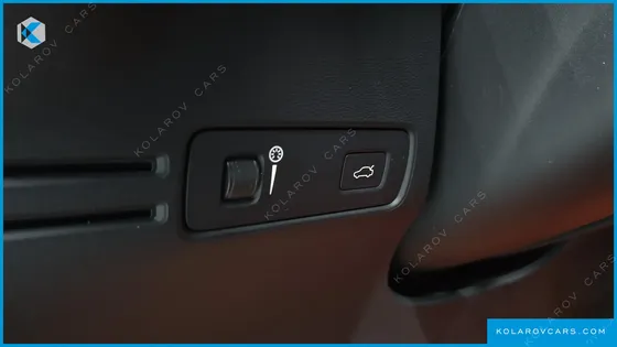 VOLVO XC40 B4 R-DESIGN