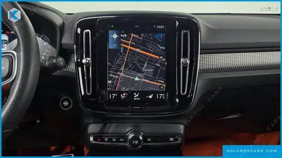 VOLVO XC40 B4 R-DESIGN