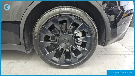 TESLA MODEL Y LONG RANGE AWD