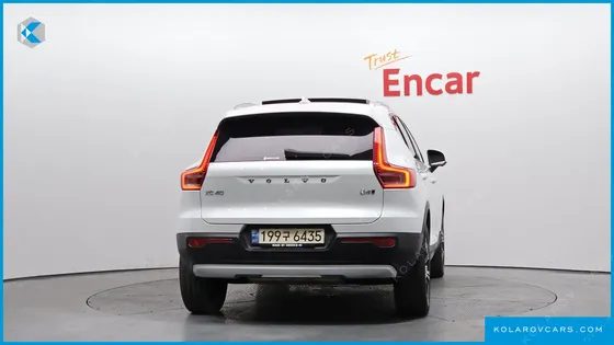VOLVO XC40 B4 INSCRIPTION