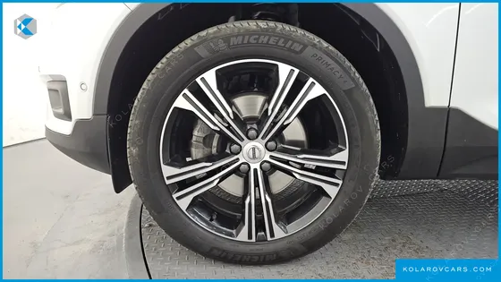 VOLVO XC40 B4 INSCRIPTION