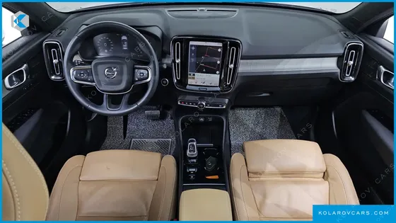 VOLVO XC40 B4 INSCRIPTION
