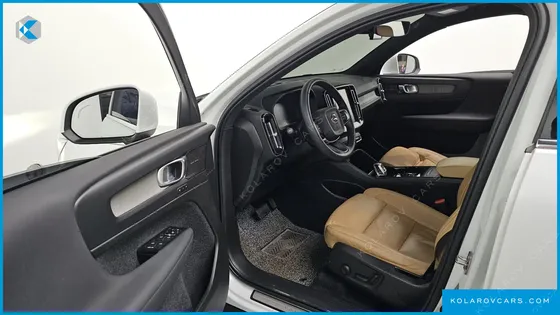 VOLVO XC40 B4 INSCRIPTION