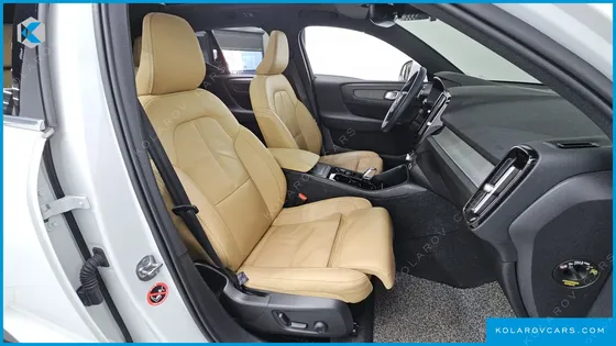 VOLVO XC40 B4 INSCRIPTION