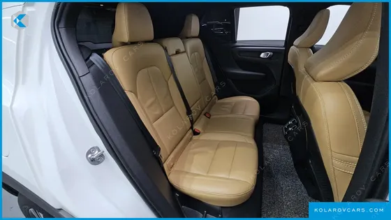 VOLVO XC40 B4 INSCRIPTION