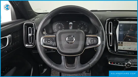 VOLVO XC40 B4 INSCRIPTION