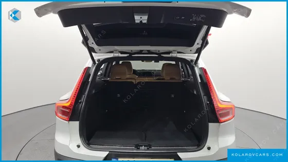 VOLVO XC40 B4 INSCRIPTION