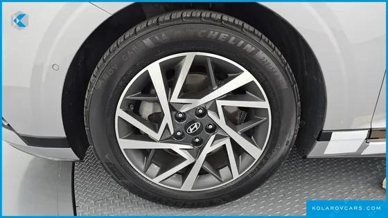 HYUNDAI GRANDEUR 2,5 GASOLINE 2WD