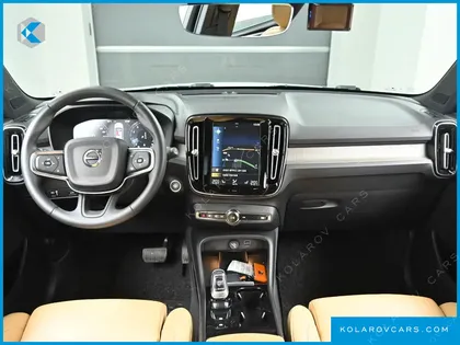 VOLVO XC40 B4 INSCRIPTION