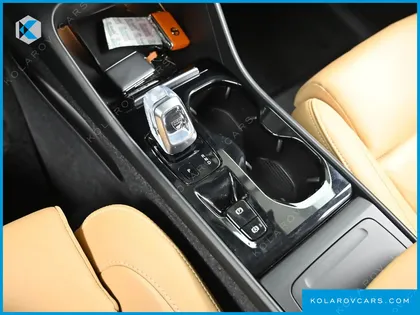 VOLVO XC40 B4 INSCRIPTION