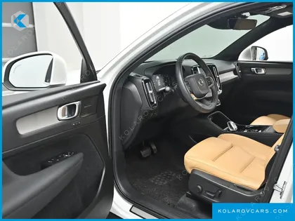 VOLVO XC40 B4 INSCRIPTION