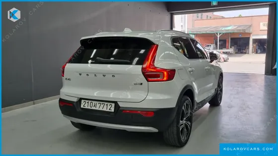 VOLVO XC40 B4 INSCRIPTION