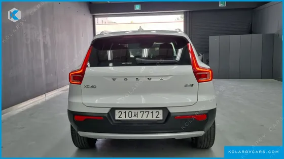 VOLVO XC40 B4 INSCRIPTION