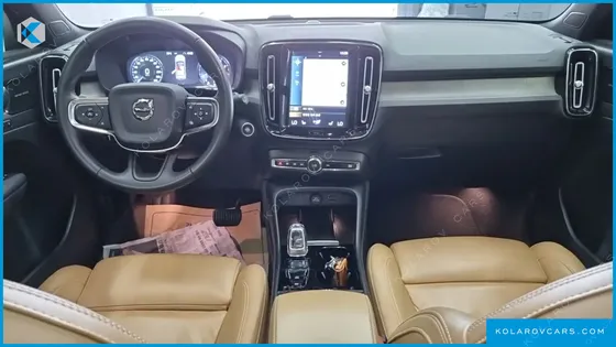 VOLVO XC40 B4 INSCRIPTION