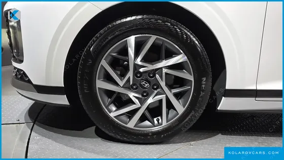 HYUNDAI GRANDEUR 2,5 GASOLINE 2WD