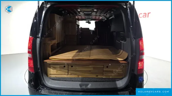HYUNDAI STAREX CAMPING CAR