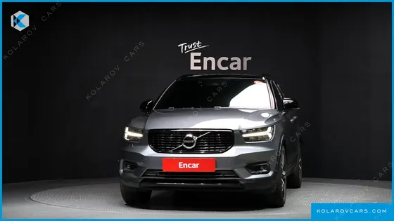 VOLVO XC40 T4 R-DESIGN