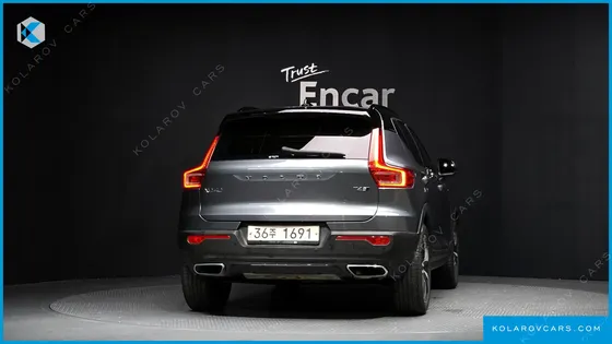 VOLVO XC40 T4 R-DESIGN