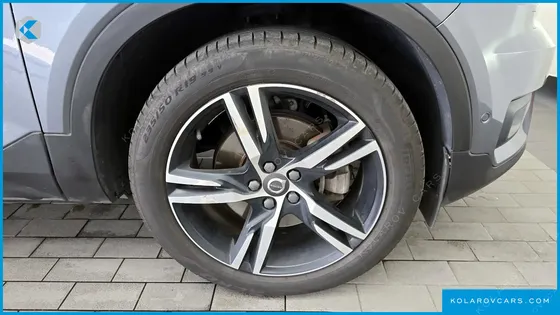 VOLVO XC40 T4 R-DESIGN
