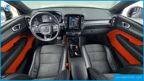 VOLVO XC40 T4 R-DESIGN