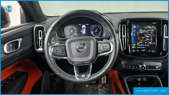VOLVO XC40 T4 R-DESIGN