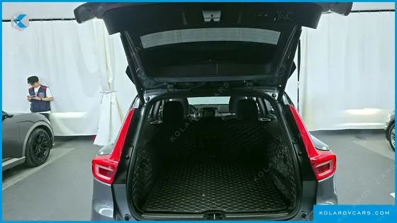 VOLVO XC40 T4 R-DESIGN