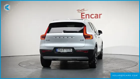 VOLVO XC40 B4 INSCRIPTION