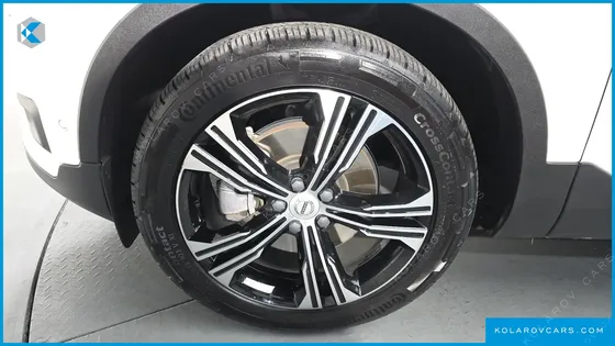 VOLVO XC40 B4 INSCRIPTION