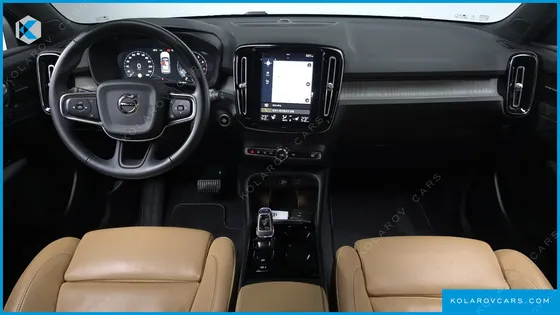 VOLVO XC40 B4 INSCRIPTION