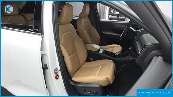 VOLVO XC40 B4 INSCRIPTION